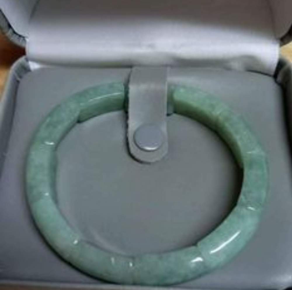Jade expandable Bangle